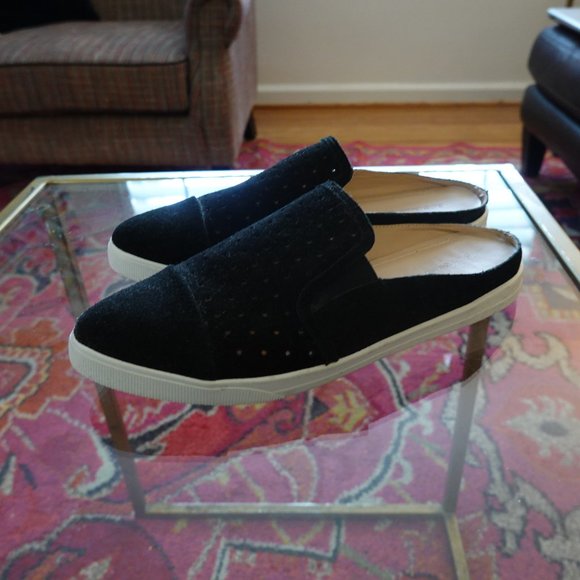 (NIB) BCBGeneration Black Suede Slip On Mule Sneakers 8.5M - Picture 1 of 9